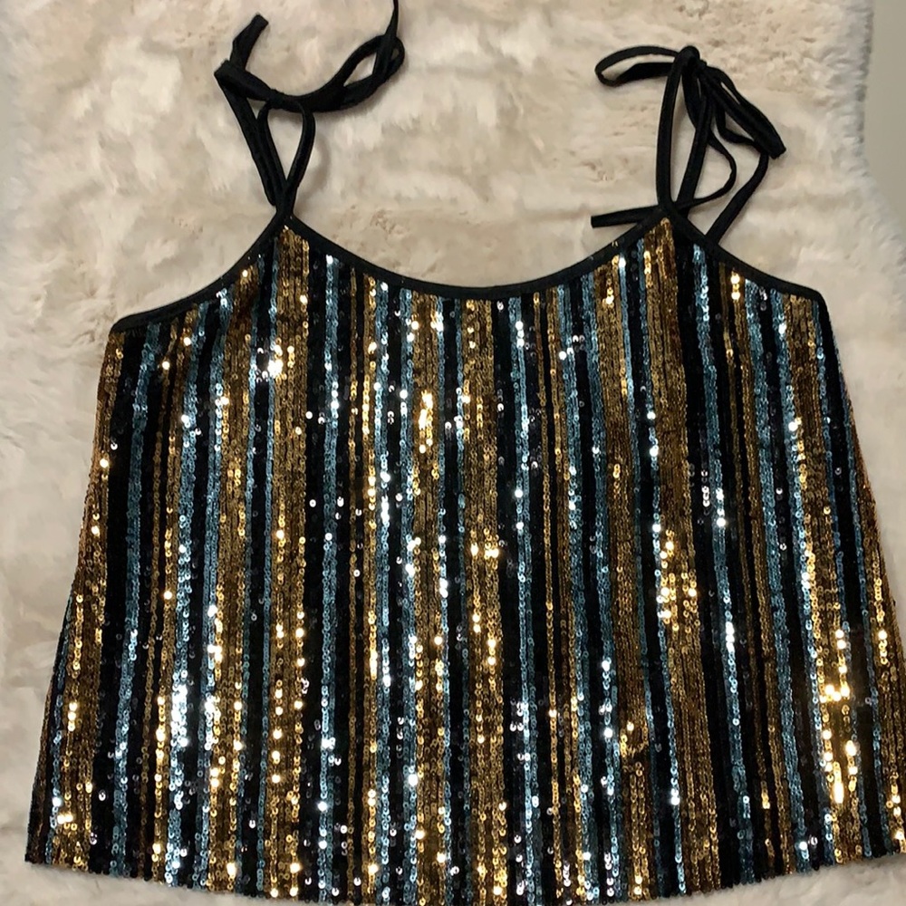 NWOT Junior’s sparkly multicolored top small